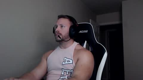 Snapshot of player2pawns chatting on October 1, 12:14 am Player online show from October 1, 12:14 am