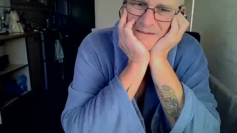 poshman65 online show from November 21, 9:30 am