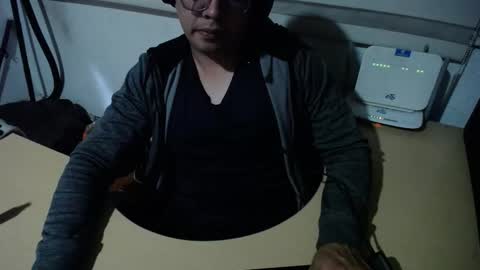 powerfulzeus2 online show from September 11, 4:11 am