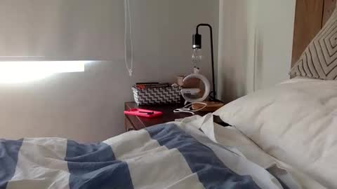 Snapshot of ppsmall_17 chatting on January 18, 11:32 am ppsmall_17 online show from January 18, 11:32 am