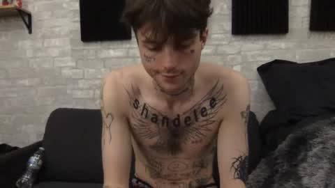 pretty boy online show from December 28, 7:44 am