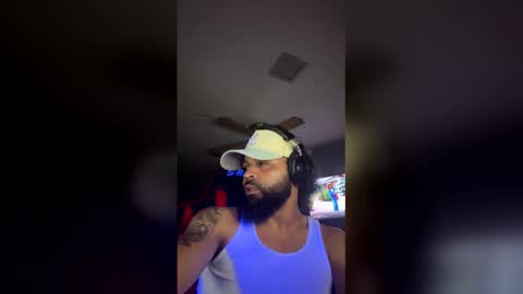 prettydickk100 online show from May 9, 7:42 am