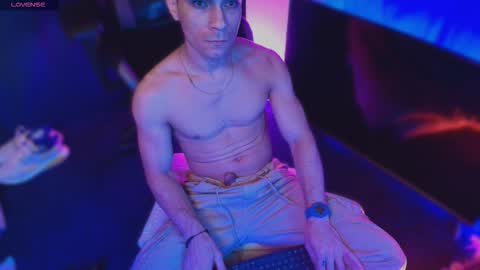 pridelgtbi online show from December 1, 7:55 am