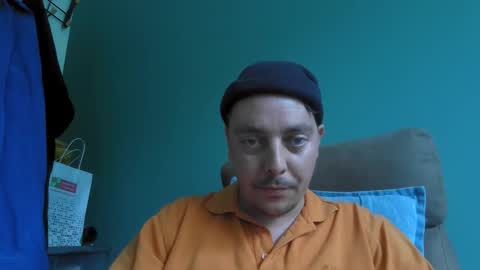 prieslucas068 online show from May 19, 9:48 am