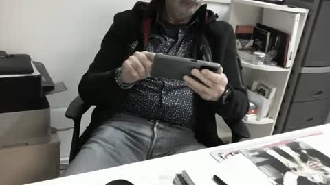 mature hairy guy online show from February 26, 5:50 pm