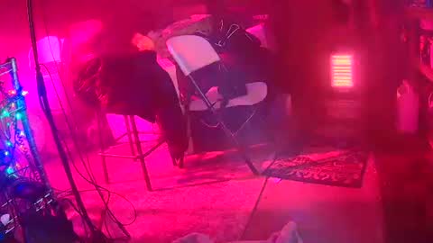 punkrunr083 online show from February 13, 7:35 am