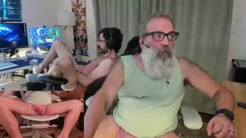 Pup And Papa bear online show from July 2, 1:48 am