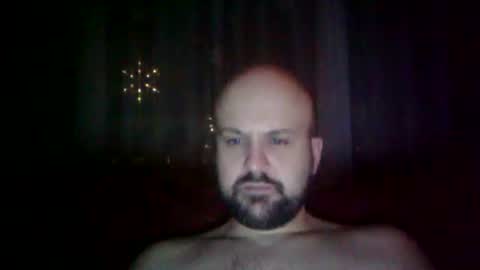 Snapshot of quebecboy233 chatting on December 6, 2:35 am quebecboy233 online show from December 6, 2:35 am