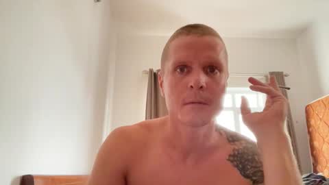 rabbit_eyes69 online show from October 11, 3:43 am