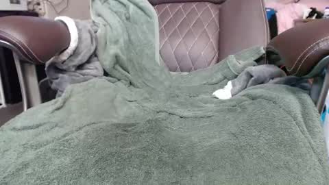 racerboy17 online show from February 16, 8:34 am