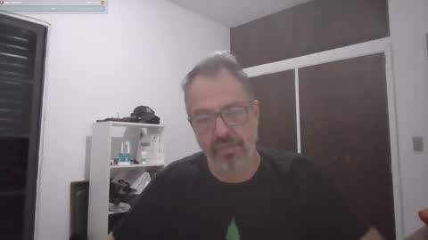Snapshot of rafaelsel chatting on October 8, 11:09 pm Big Uncle Jungle online show from October 8, 11:09 pm