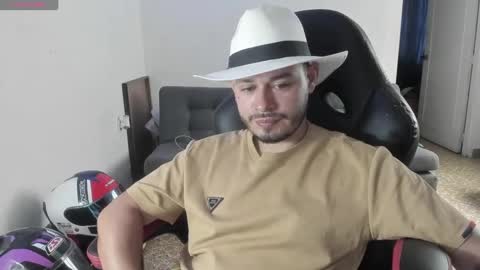 Snapshot of ragnar_lothbrok77 chatting on September 11, 6:51 pm ragnar_lothbrok77 online show from September 11, 6:51 pm