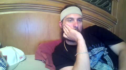 Snapshot of raidersman757 chatting on October 25, 5:42 am hitman online show from October 25, 5:42 am