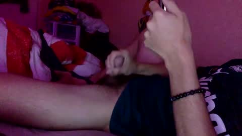 Snapshot of randobad12 chatting on December 22, 2:28 am randobad12 online show from December 22, 2:28 am