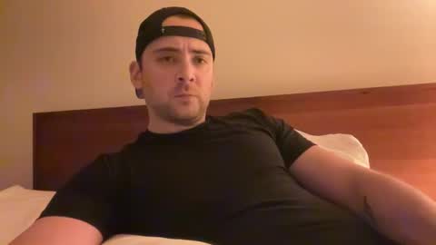 randomdude5950 online show from December 18, 2:32 am