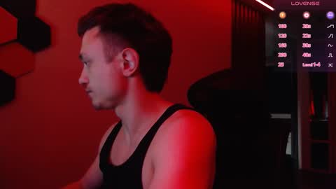 Snapshot of ravine_doleg chatting on October 9, 12:04 am Alex Nash online show from October 9, 12:04 am