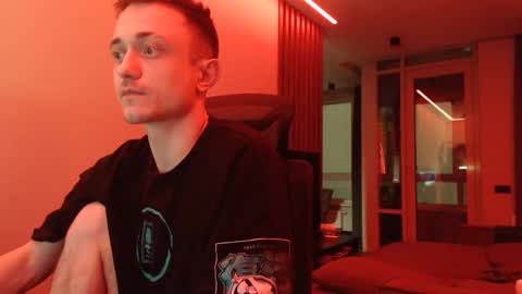 Snapshot of ravine_doleg chatting on February 12, 11:20 pm Alex Nash online show from February 12, 11:20 pm