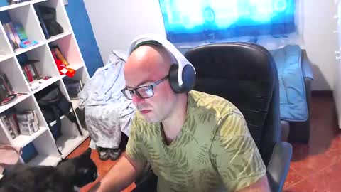 ravingr3d3 online show from May 20, 8:21 am