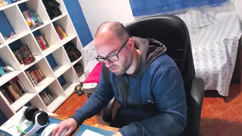 ravingr3d3 online show from February 8, 9:52 pm