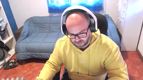 ravingr3d3 online show from March 17, 9:12 am