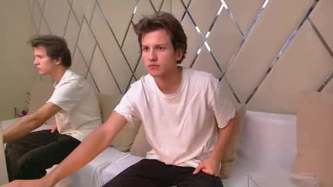 Snapshot of rawobsession chatting on September 22, 4:34 am JESSEE online show from September 22, 4:34 am