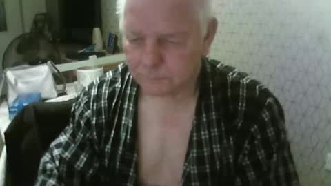 Snapshot of ray47 chatting on September 10, 10:52 pm ray47 online show from September 10, 10:52 pm