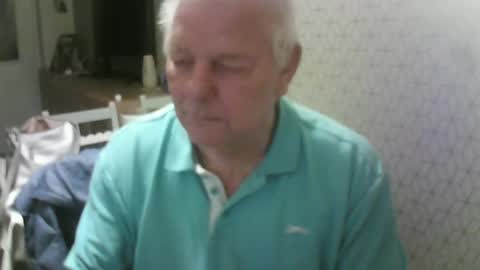 Snapshot of ray47 chatting on September 23, 10:20 pm ray47 online show from September 23, 10:20 pm