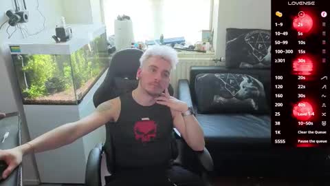 Rayzel online show from March 21, 1:15 pm