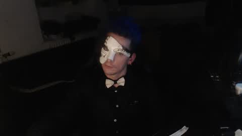 Rayzel online show from November 2, 12:15 am