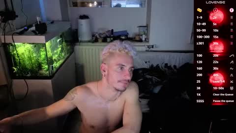 Rayzel online show from March 12, 1:35 am