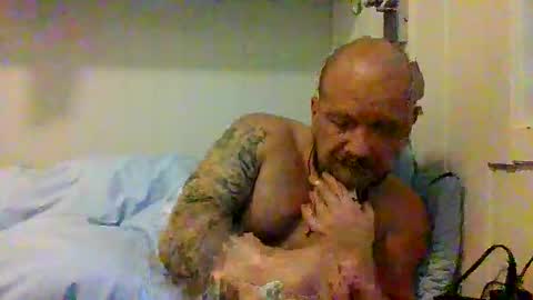 Snapshot of real_viking1 chatting on October 25, 3:25 pm real_viking1 online show from October 25, 3:25 pm