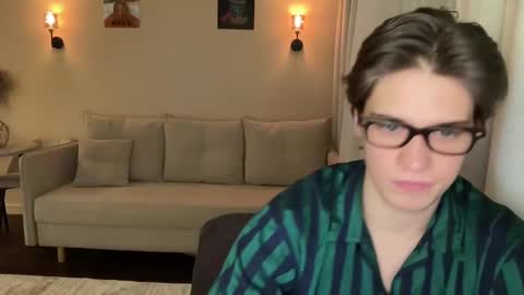 Snapshot of realsupermichael chatting on January 20, 6:32 pm AliceEve online show from January 20, 6:32 pm