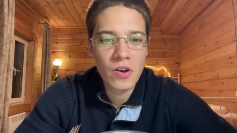 Snapshot of realsupermichael chatting on September 22, 4:50 pm AliceEve online show from September 22, 4:50 pm