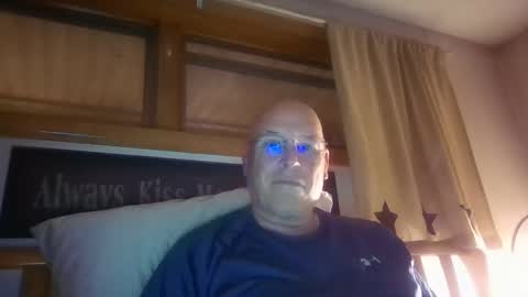 Snapshot of recman15 chatting on October 7, 3:10 am Mtn. Man online show from October 7, 3:10 am