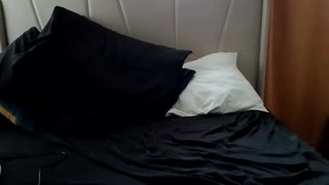 Snapshot of redheadlover828 chatting on March 5, 7:17 pm Kevin online show from March 5, 7:17 pm