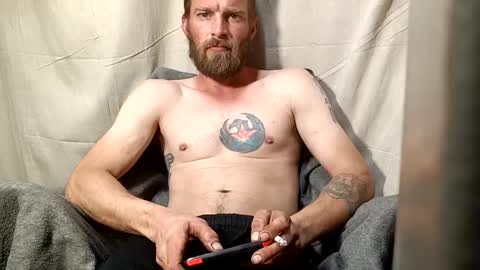 Snapshot of redheadlover828 chatting on February 4, 7:51 am Kevin online show from February 4, 7:51 am