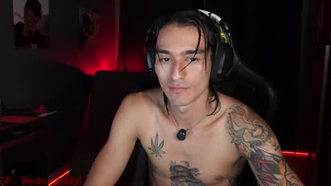 Red online show from March 31, 9:49 pm