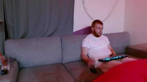 RedxBrat online show from April 1, 8:05 am