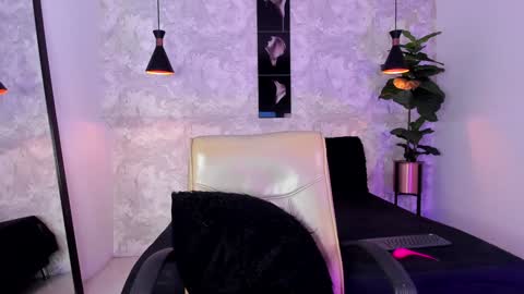 Snapshot of regan_pearson chatting on January 26, 3:06 am Regan online show from January 26, 3:06 am