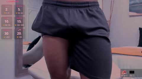 Snapshot of regan_pearson chatting on October 15, 3:14 am Regan online show from October 15, 3:14 am