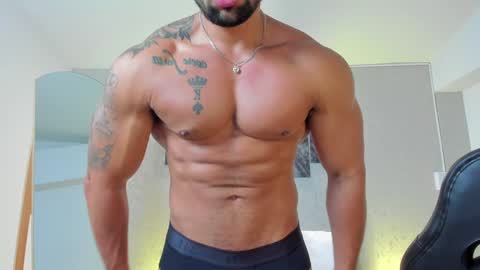 Snapshot of regan_pearson chatting on December 14, 4:09 pm Regan online show from December 14, 4:09 pm