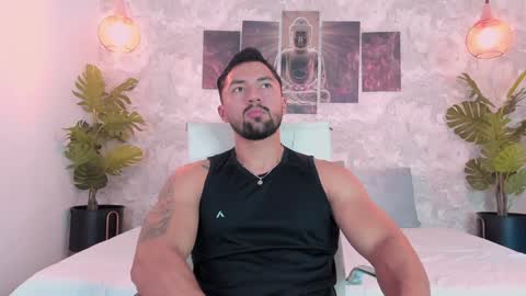 Snapshot of regan_pearson chatting on February 4, 12:19 am Regan online show from February 4, 12:19 am