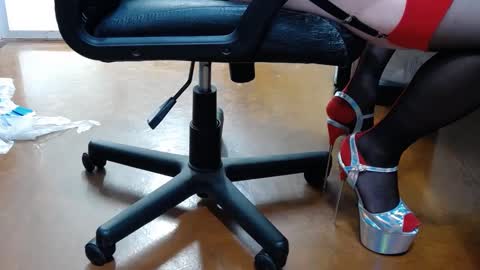 Snapshot of regnerfsky chatting on January 3, 12:11 am RegNerfsky online show from January 3, 12:11 am