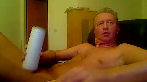 reini7211 online show from December 30, 3:35 pm