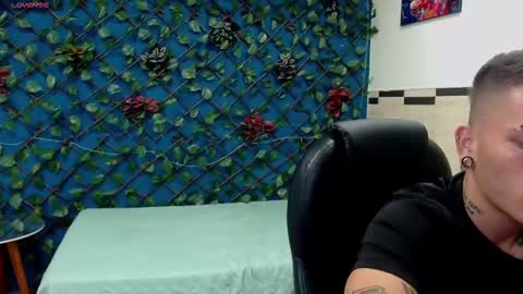 R E N E  online show from February 25, 4:24 am