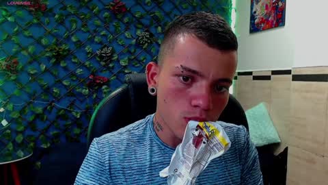 R E N E  online show from February 5, 4:16 am