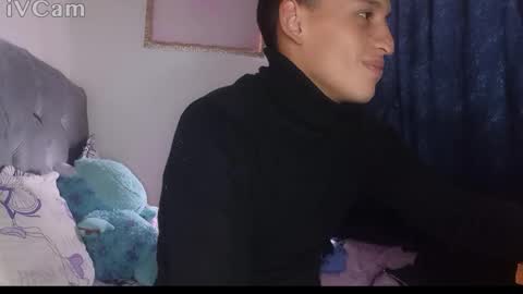 Snapshot of rey_masterhot chatting on September 18, 5:37 pm reymasterhot online show from September 18, 5:37 pm