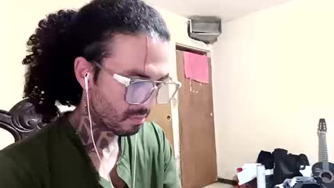 rhinoley online show from October 15, 9:33 pm