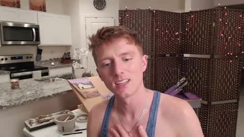 Snapshot of richiewest chatting on October 16, 1:24 am Richie online show from October 16, 1:24 am