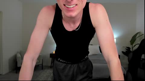 Snapshot of richiewest chatting on December 18, 12:10 am Richie online show from December 18, 12:10 am